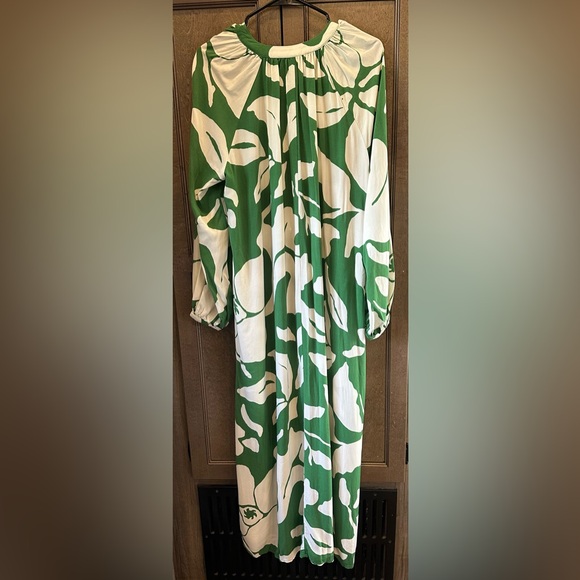 H&M Balloon-sleeved Green and White Floral Maxi Dress Size Medium - Picture 2 of 7